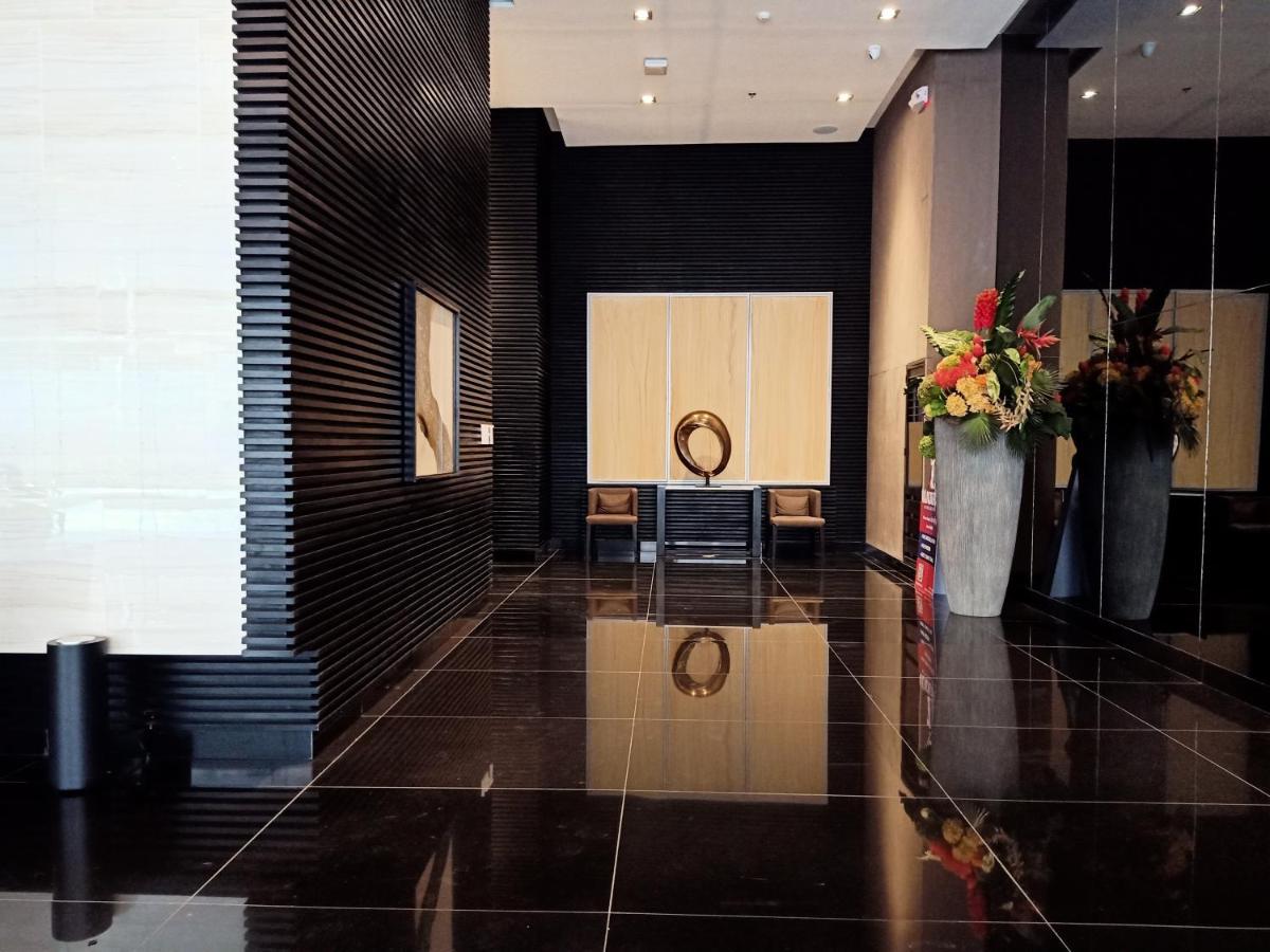 Marivic'S Place At Air Residences Makati Manila Exterior foto